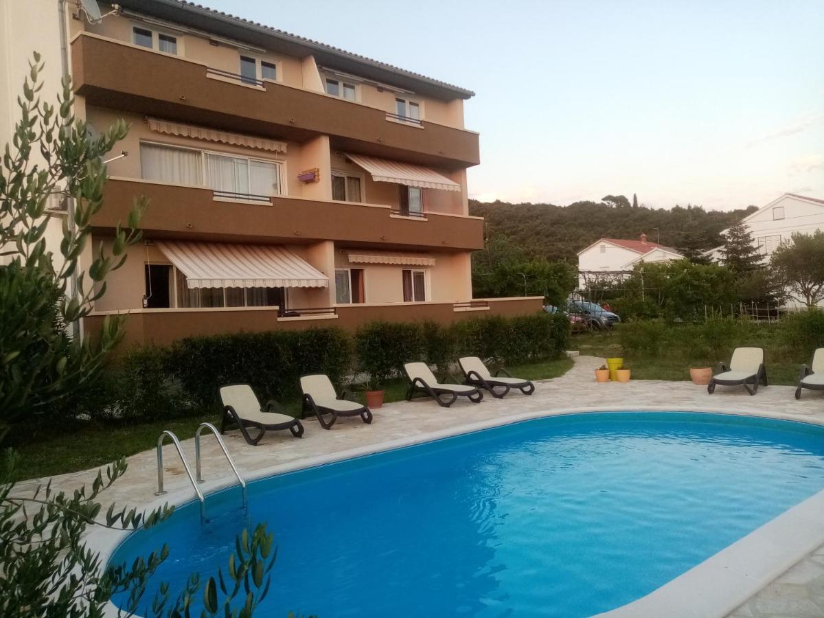Apartment Arba 1 With Heated Pool Rab Town Eksteriør billede