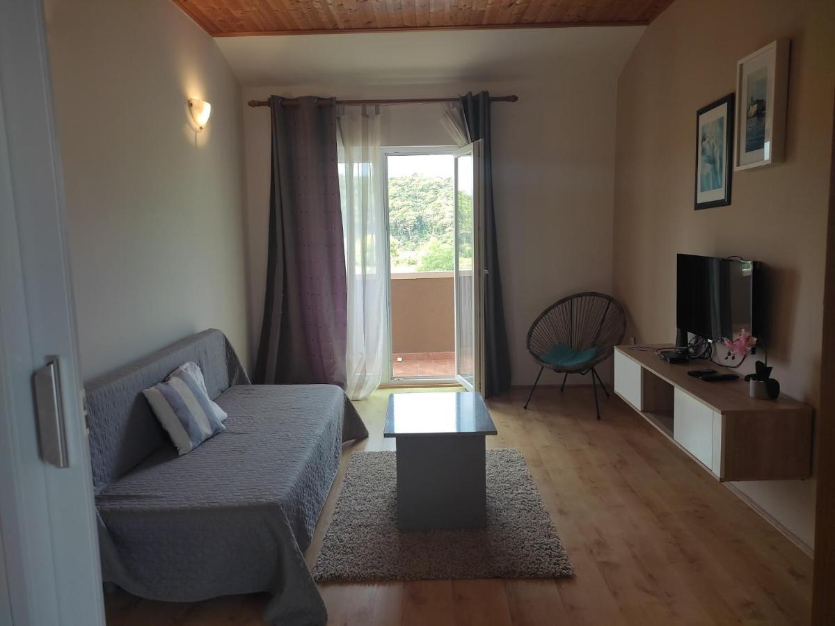 Apartment Arba 1 With Heated Pool Rab Town Eksteriør billede